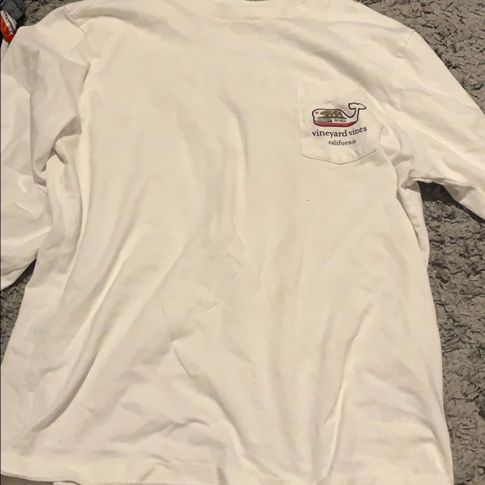 White vineyard vines California long sleeve shirt